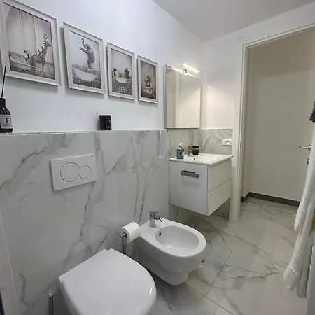 Chic & Renovated- Prime Location - 4 Min Walk To Seaside Rapallo