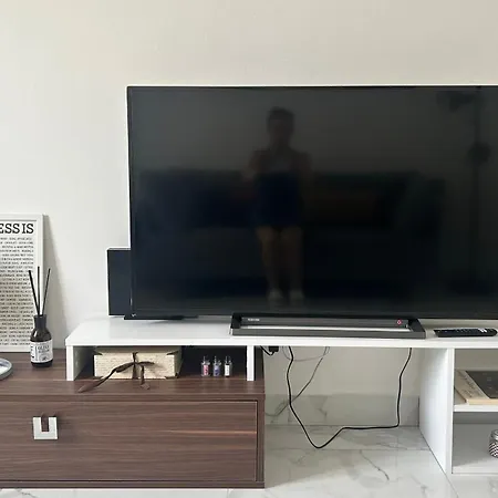 Chic & Renovated- Prime Location - 4 Min Walk To Seaside